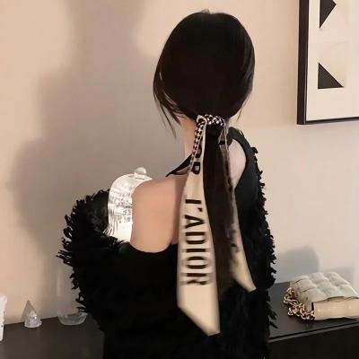 踏浪女人